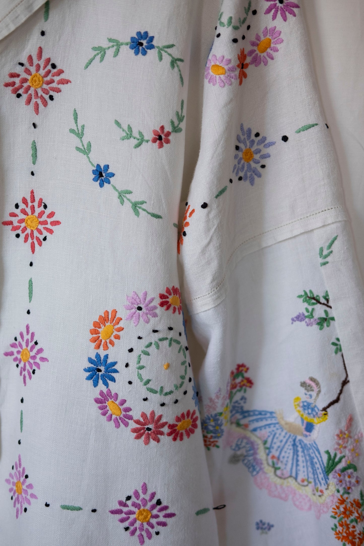 Mandevilla ~ Reworked Vintage Linen Embroidered Shirt - M