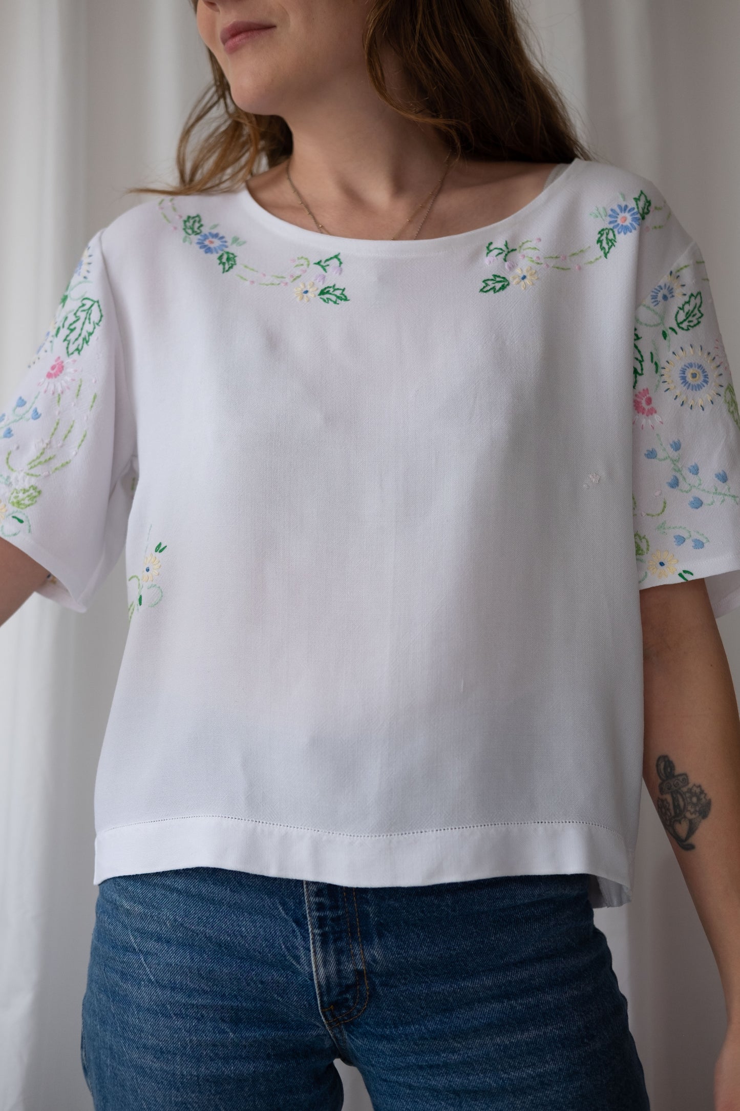 Anemone ~ Reworked Vintage Linen Embroidered Tee - M/L