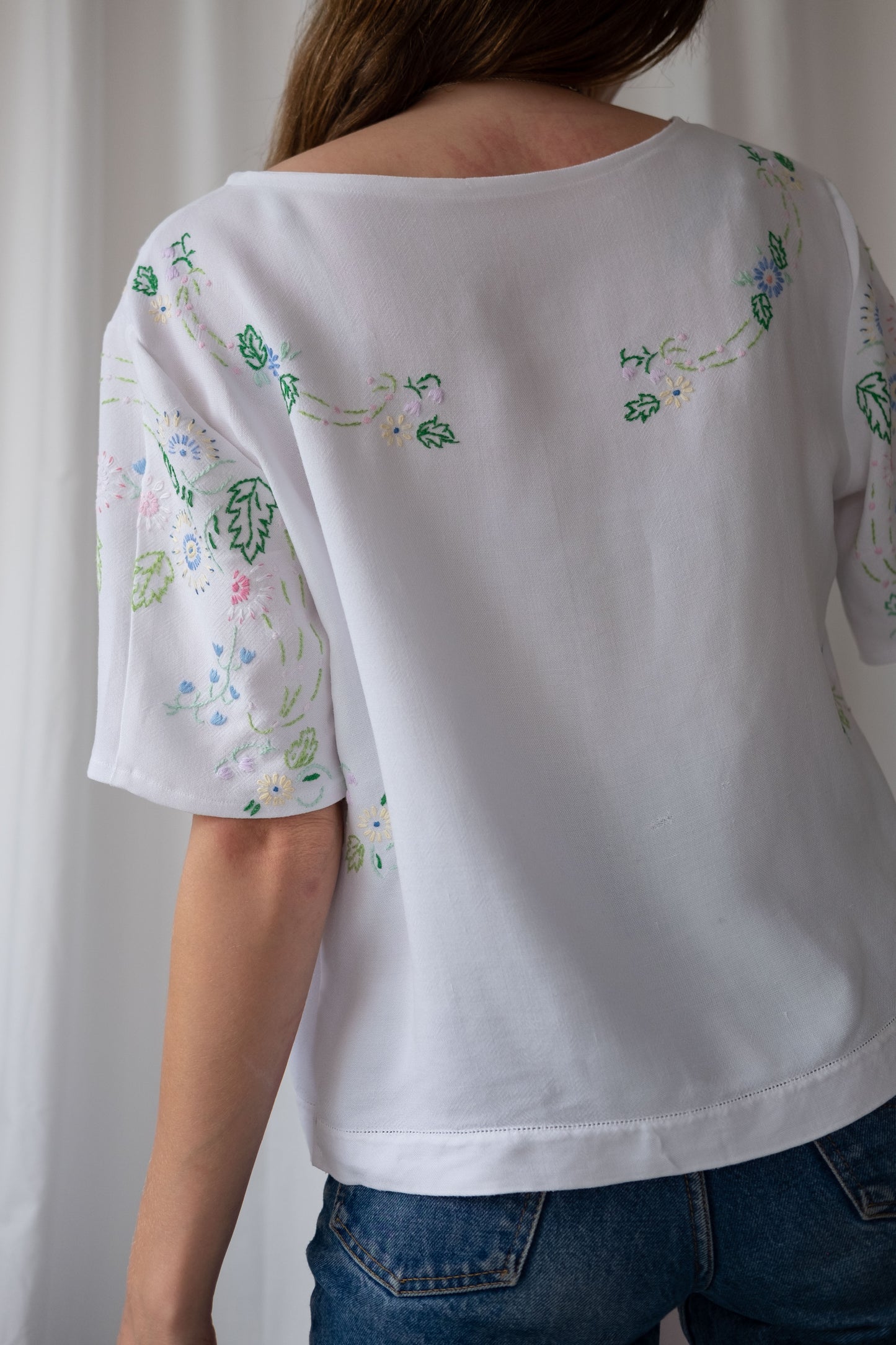 Anemone ~ Reworked Vintage Linen Embroidered Tee - M/L