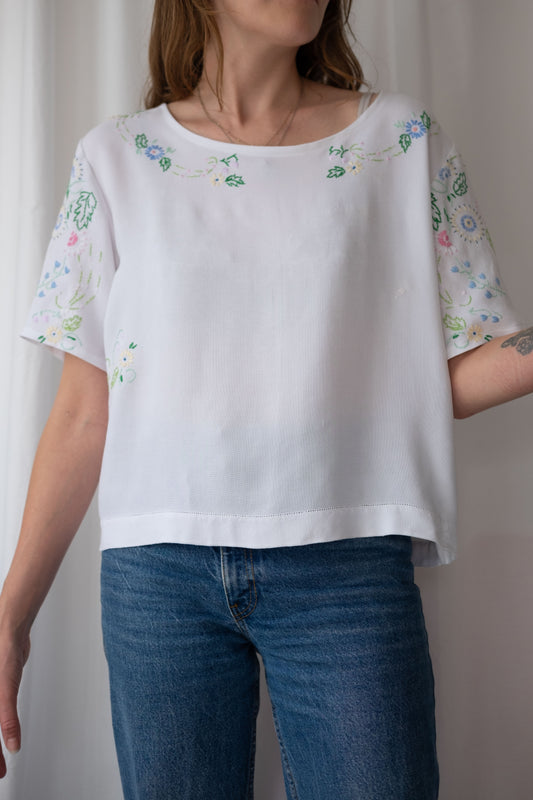 Anemone ~ Reworked Vintage Linen Embroidered Tee - M/L