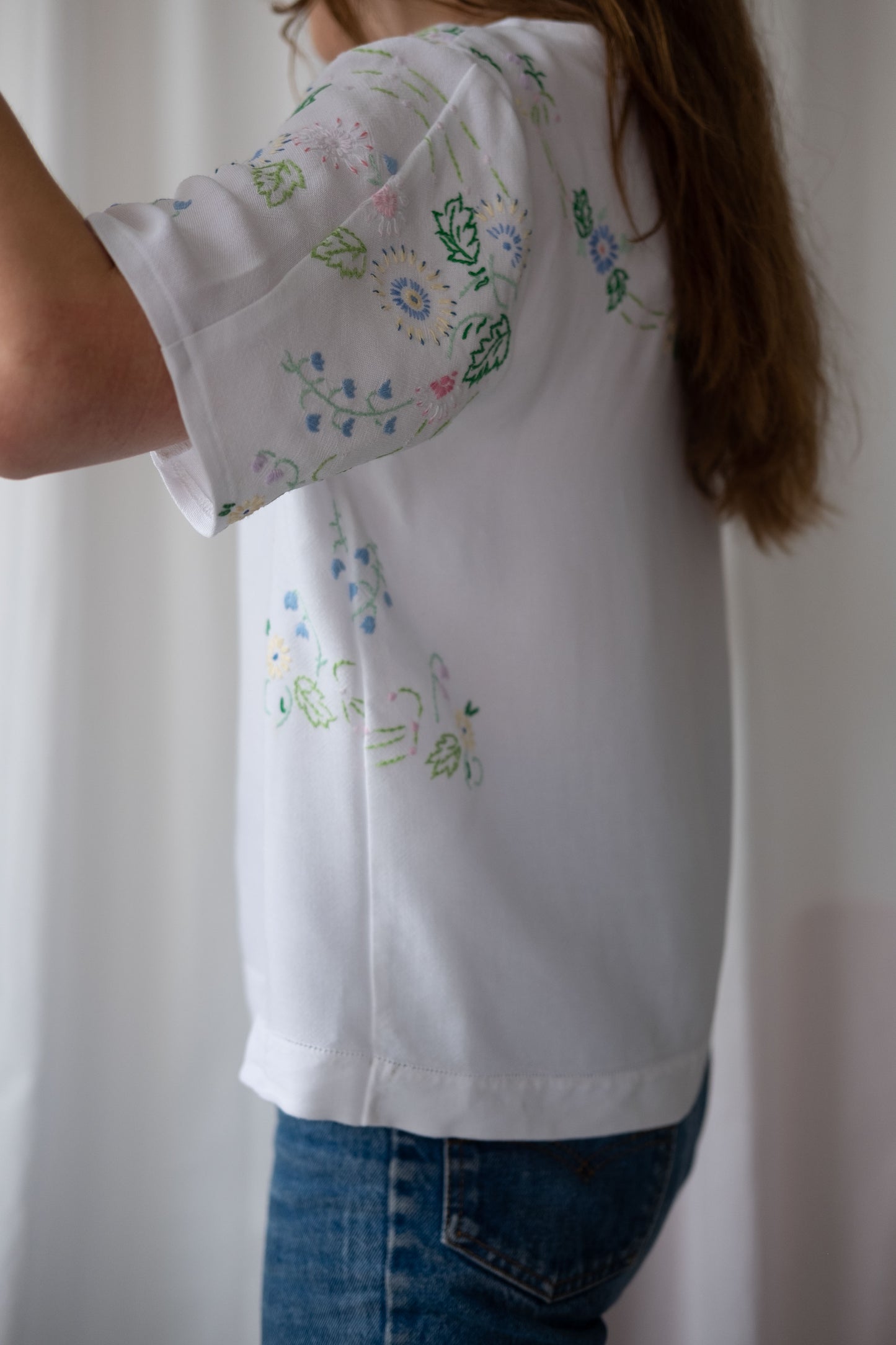 Anemone ~ Reworked Vintage Linen Embroidered Tee - M/L