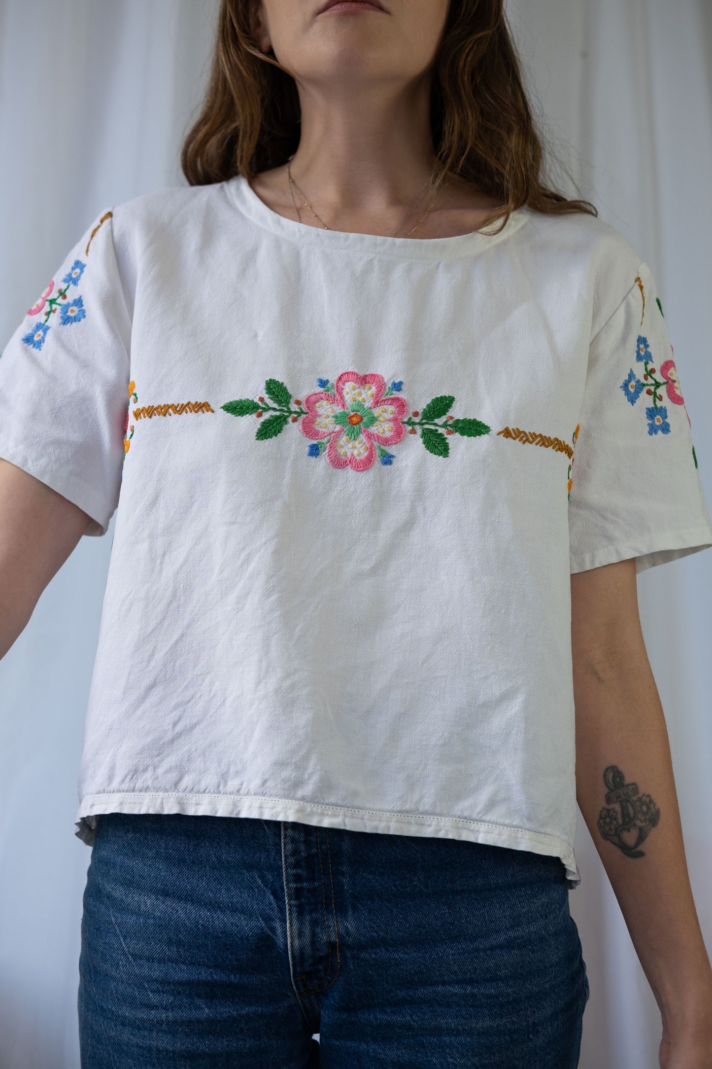 Dahlia ~ Reworked Vintage Linen Embroidered Tee - L