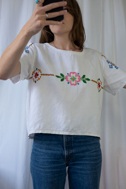 Dahlia ~ Reworked Vintage Linen Embroidered Tee - L