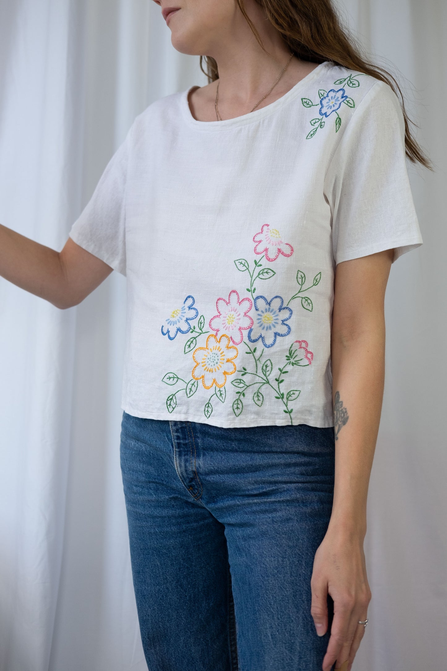 Daisy ~ Reworked Vintage Linen Embroidered Tee - M