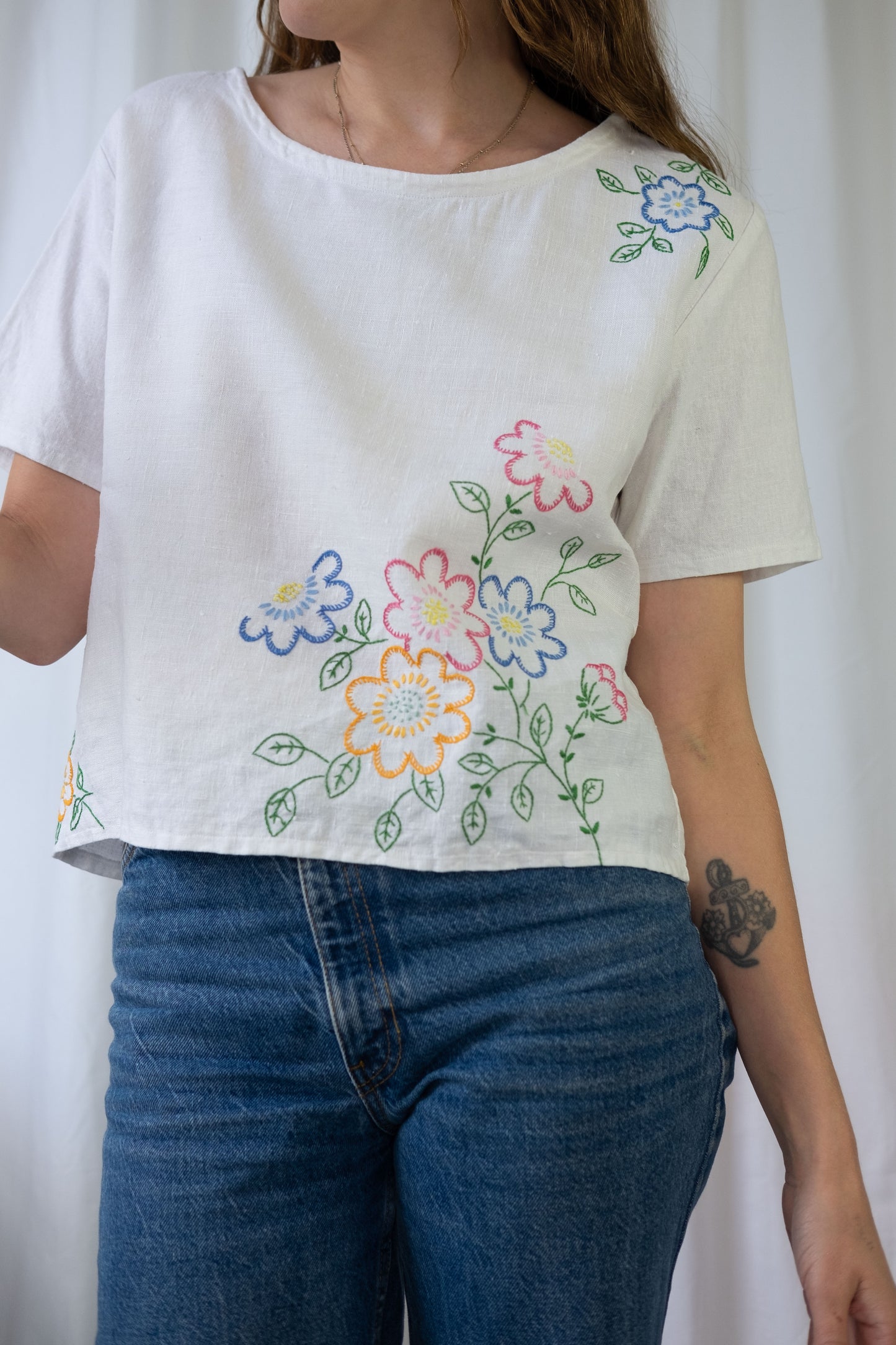 Daisy ~ Reworked Vintage Linen Embroidered Tee - M