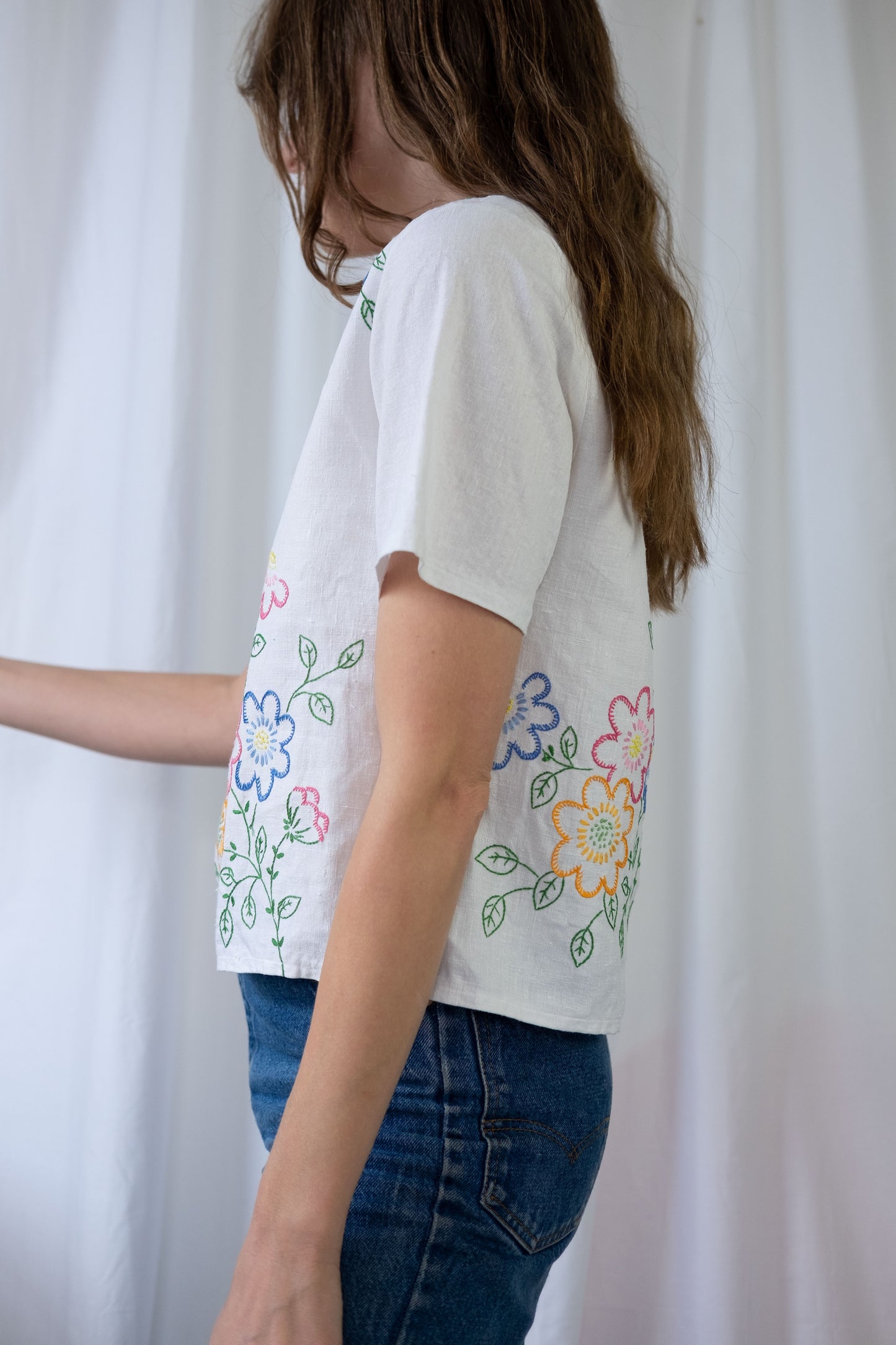 Daisy ~ Reworked Vintage Linen Embroidered Tee - M