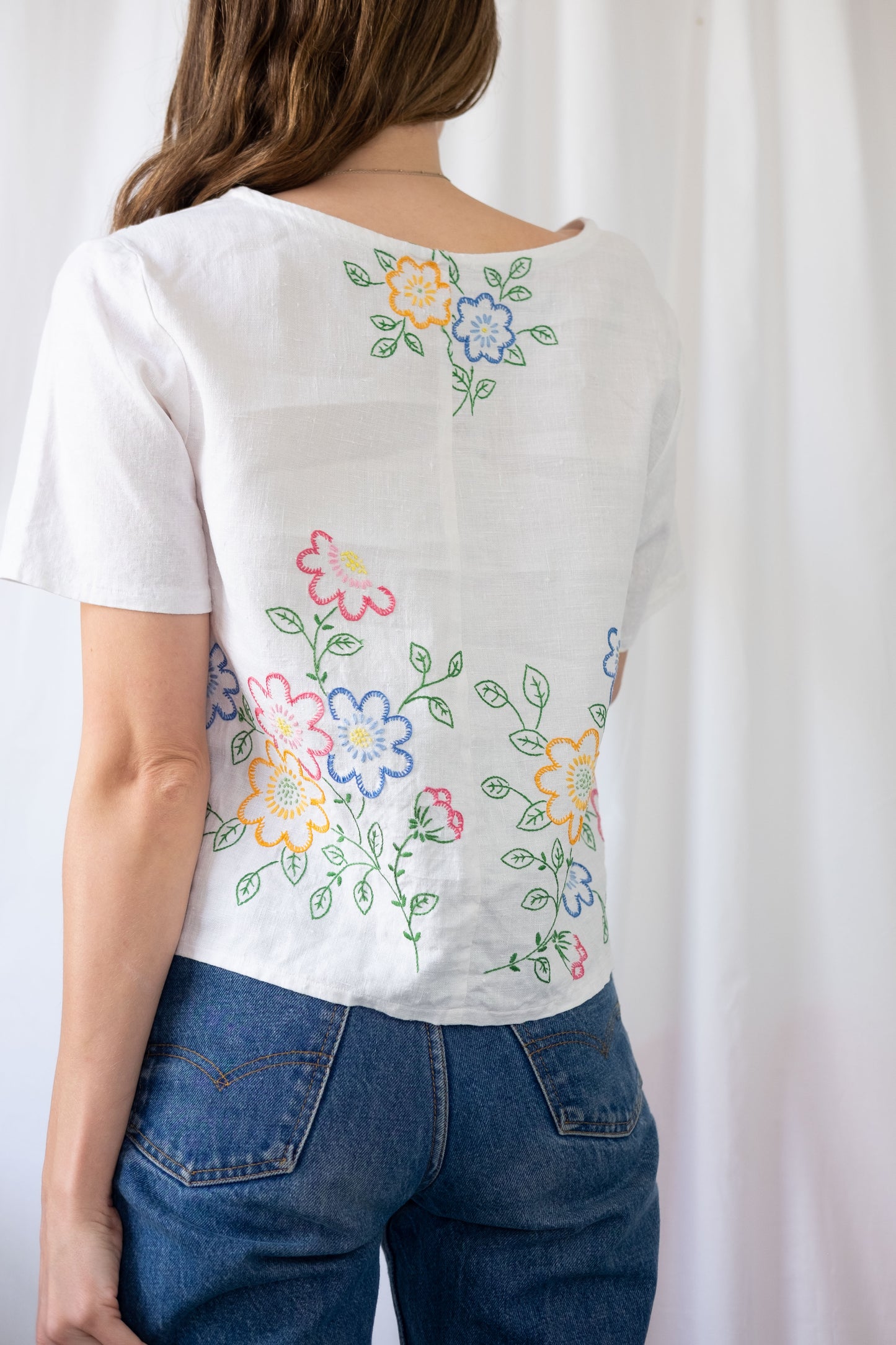 Daisy ~ Reworked Vintage Linen Embroidered Tee - M