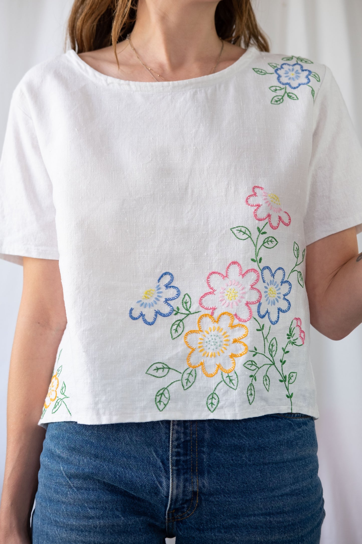 Daisy ~ Reworked Vintage Linen Embroidered Tee - M