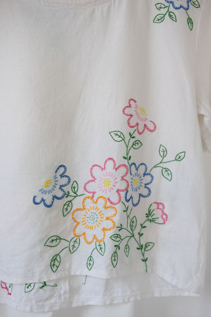 Daisy ~ Reworked Vintage Linen Embroidered Tee - M