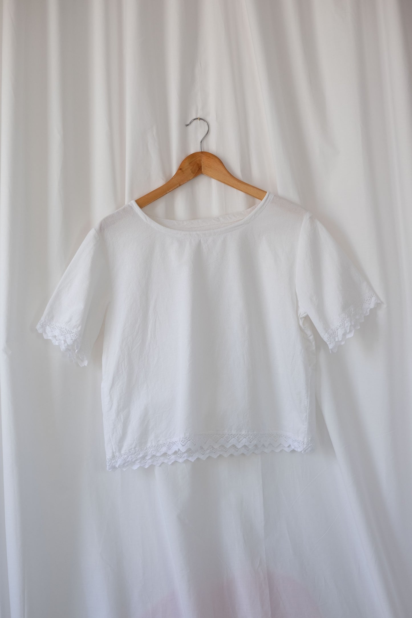 Jane ~ Reworked Vintage Linen Crochet Tee - M