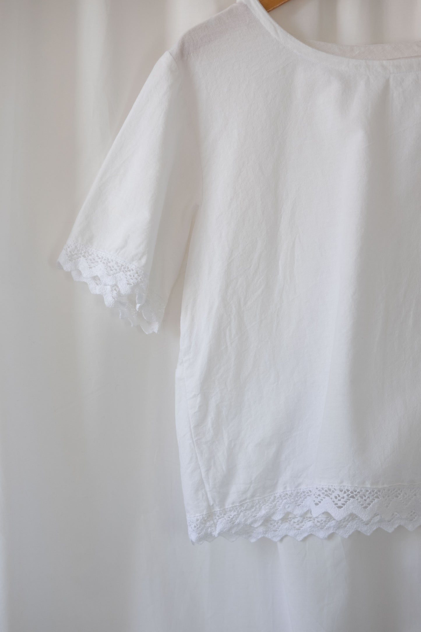 Jane ~ Reworked Vintage Linen Crochet Tee - M